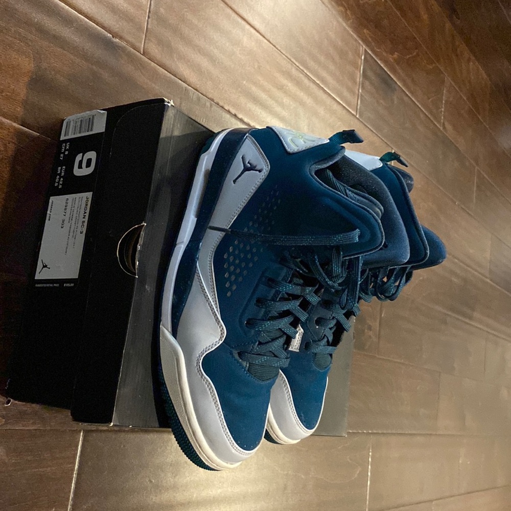 Jordan’s size 9